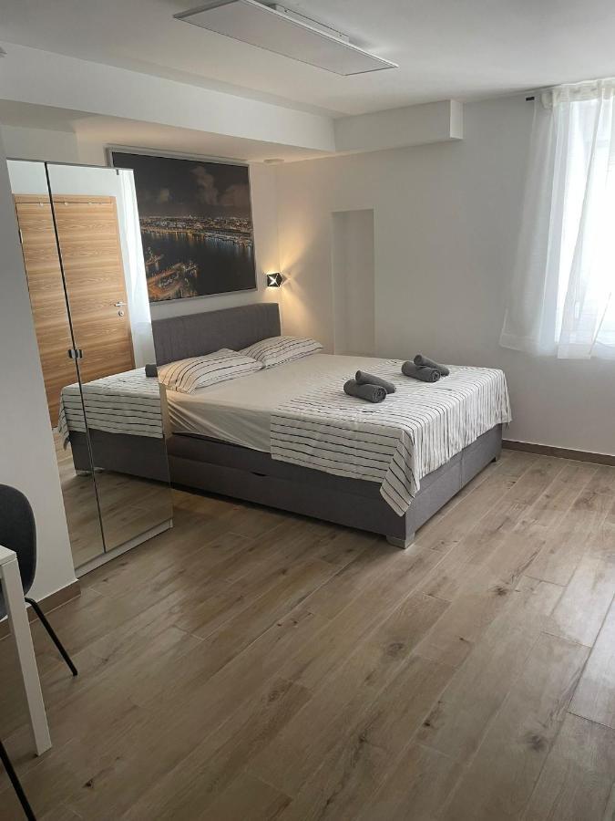 Apartments Anka Пула Екстериор снимка