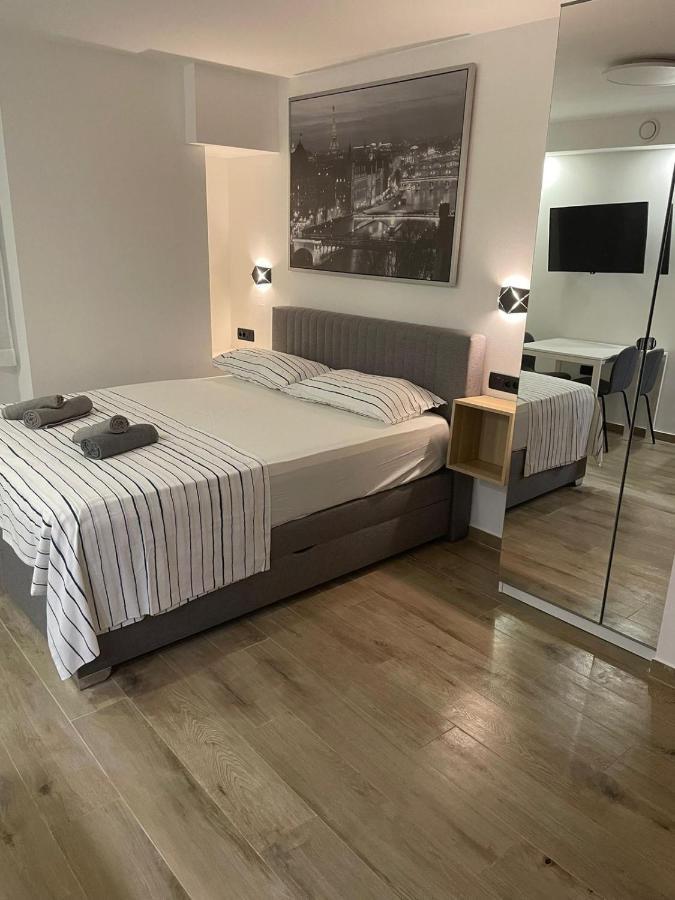 Apartments Anka Пула Екстериор снимка